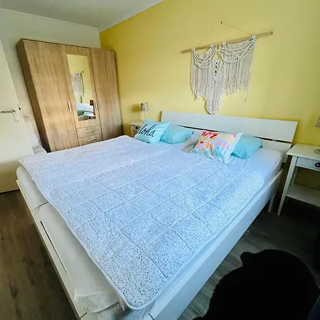 דירה Aloha יוליאנאדורפ